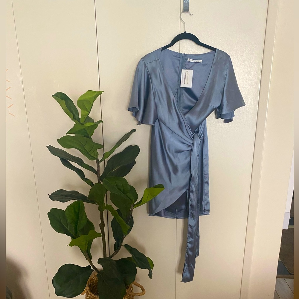 NWT Saints + Secrets Grey Blue Wrap Mini Size Large AU12